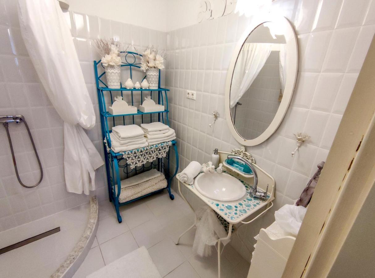 Hotel Fehér Tulipán Apartman Debrecen Exterior foto